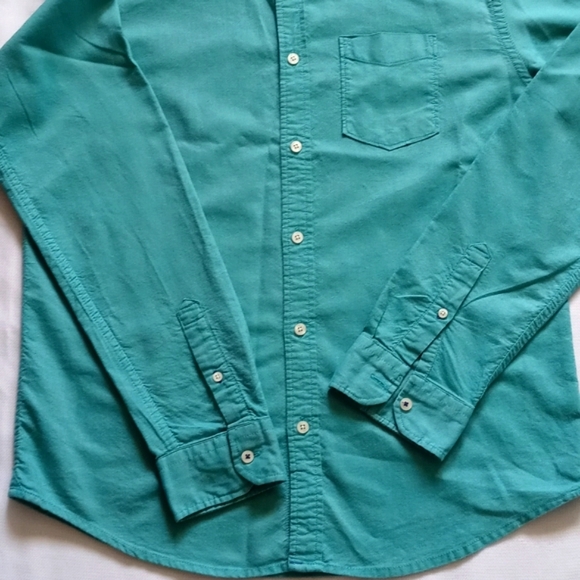 Aeropostale Men's Long Sleeve Oxford Button-Down Shirt.Size M. Color Green. - Picture 8 of 9
